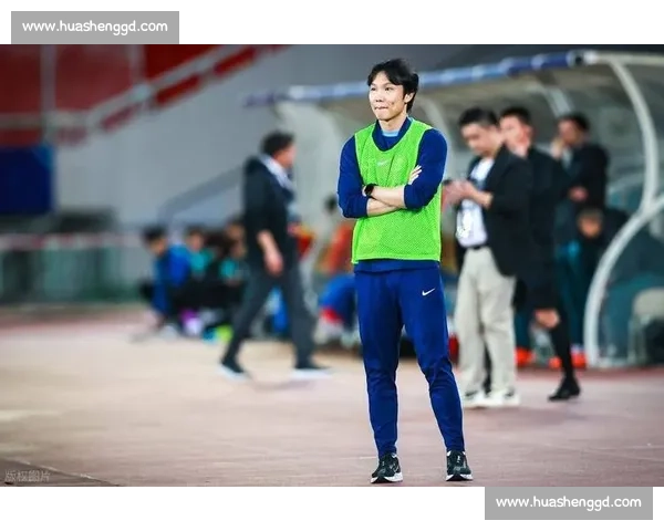 邓卓翔抵深备战：训练安排紧凑，状态饱满迎接关键战